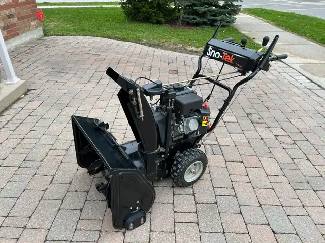 Ariens Sno-Tek 24E 24-inch Gas Snowblower