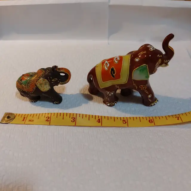 Embossed Elephants - Photo 2