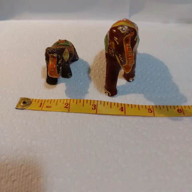 Embossed Elephants - Photo 3