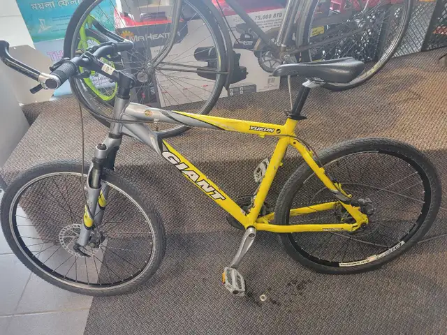 Giant Yukon Yellow Bicycle
