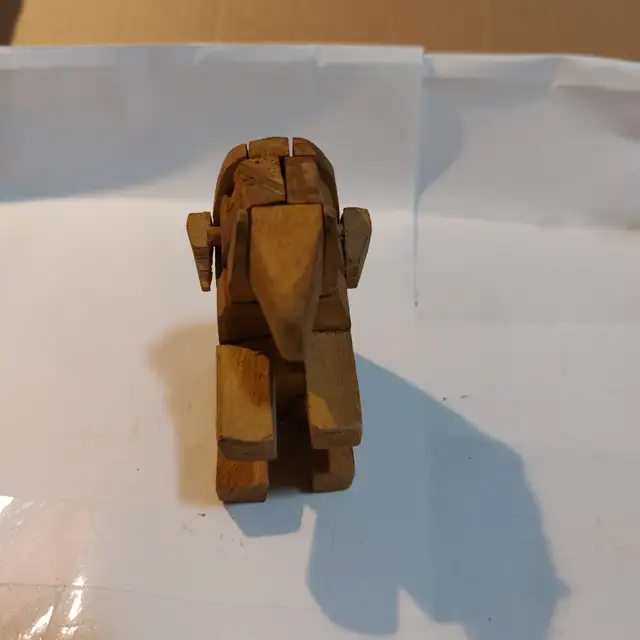 Wooden Burr Elephant Puzzle - Photo 3