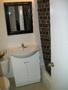 BEAUTIFUL 3 BEDROOM TOWNHOUSE with 1 MONTH FREE RENT - Photo 7