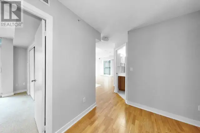 Yonge-Finch Condo 2 Bed 2 Bath 1 Parking at Subway station for r - Photo 4