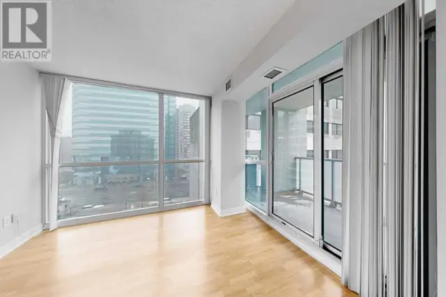 Yonge-Finch Condo 2 Bed 2 Bath 1 Parking at Subway station for r - Photo 5