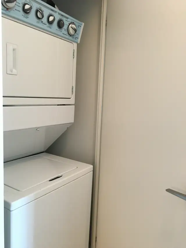 Yonge-Finch Condo 2 Bed 2 Bath 1 Parking at Subway station for r - Photo 10