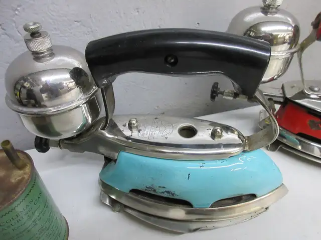 Canadian Coleman Irons - $250 - Photo 2