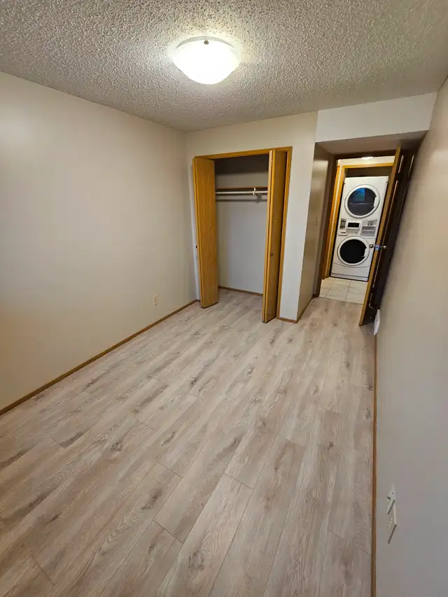 Beautiful 2 Bedroom Condo call to apply 306-960-5282 - Photo 2