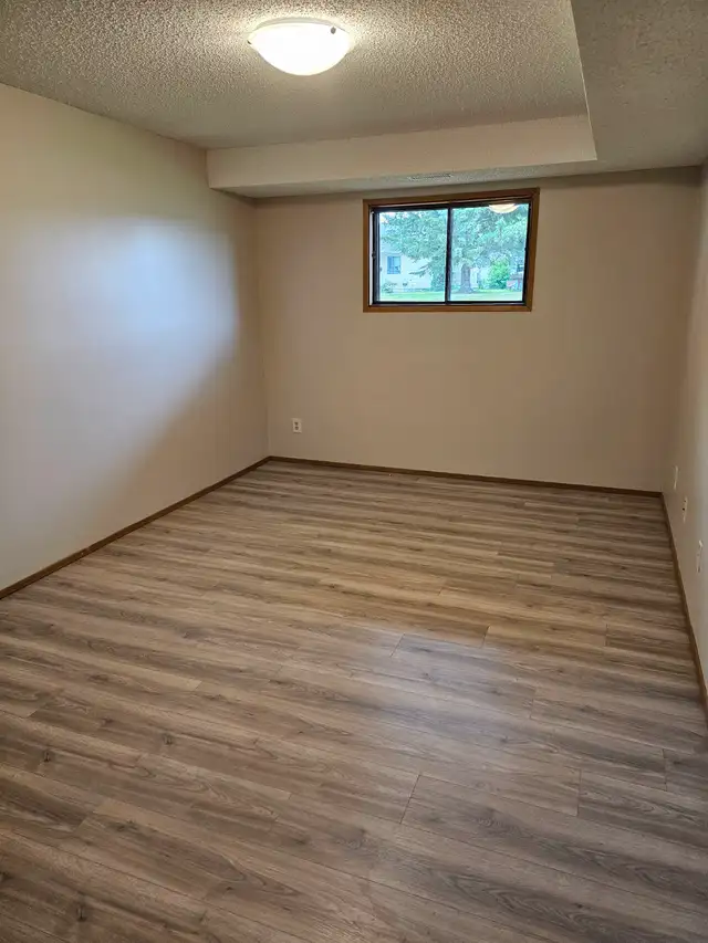 Beautiful 2 Bedroom Condo call to apply 306-960-5282 - Photo 4