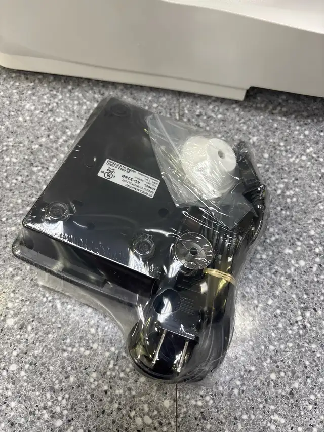 Singer MX 231 Sewing Machine - Photo 3