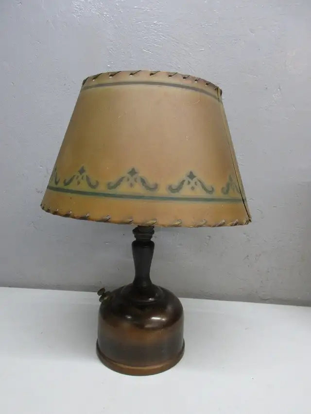 Canadian Coleman 128C Lamp With 355 & Shade - $300 - Photo 5