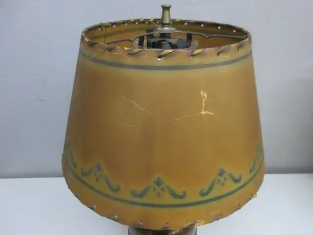 Canadian Coleman 128C Lamp With 355 & Shade - $300 - Photo 6