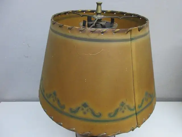 Canadian Coleman 128C Lamp With 355 & Shade - $300 - Photo 7