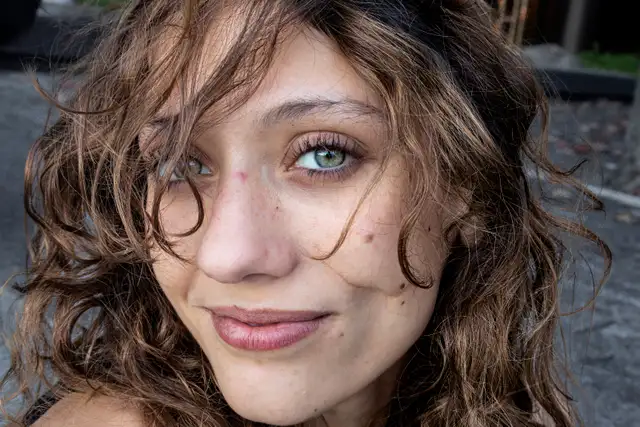 Offering to take Outdoor/Studio Portraits! - Photo 3