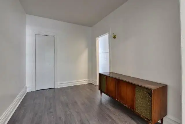 Super 3-1/2  2me Av. et Masson. (Rosemont-La Petite-Patrie)) - Photo 5