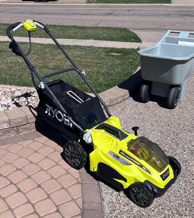 Ryobi 16 inch Hybrid mower - Photo 2