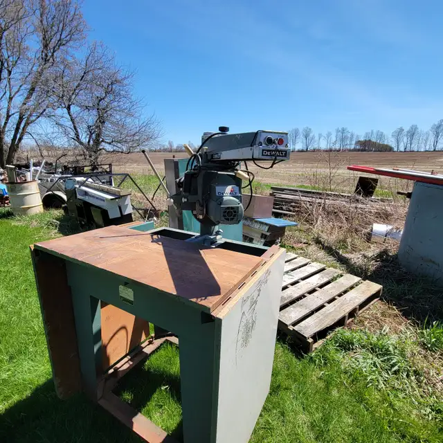 Radial Arm Saw - Photo 2