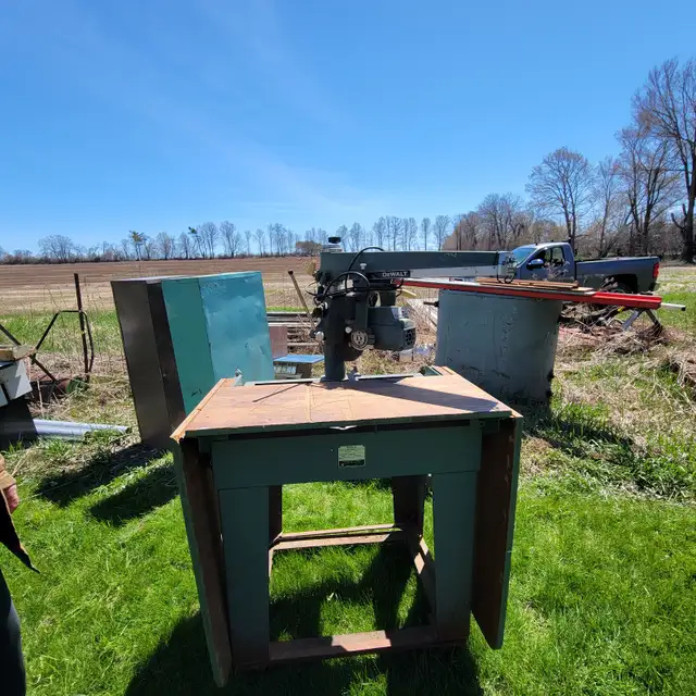 Radial Arm Saw - Photo 3