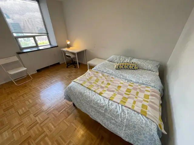 Private Furnished Room - 01-May - Male - Downtown Toronto