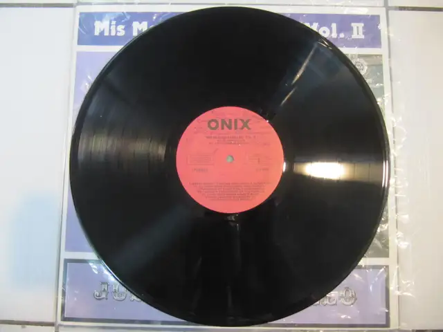 Mis Mejores Pasillios Vol II Julio Jaramillo Vinyl LP Circa 1982 - Photo 6