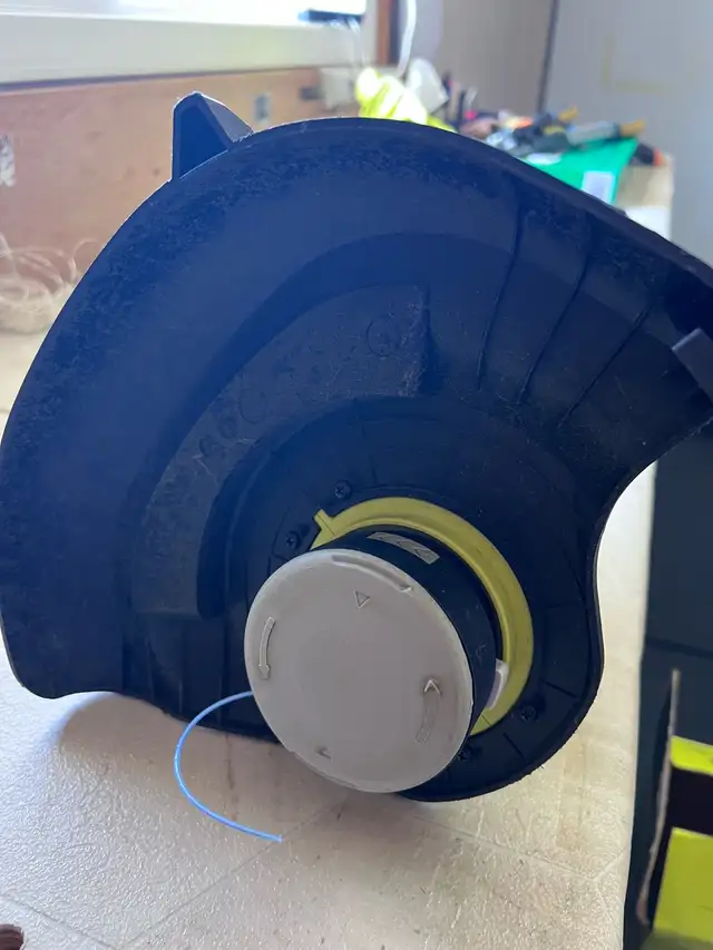 Ryobi weed whipper 18 Volt - Photo 2