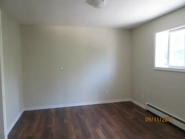 One Bedroom Apartment for Rent - Photo 2