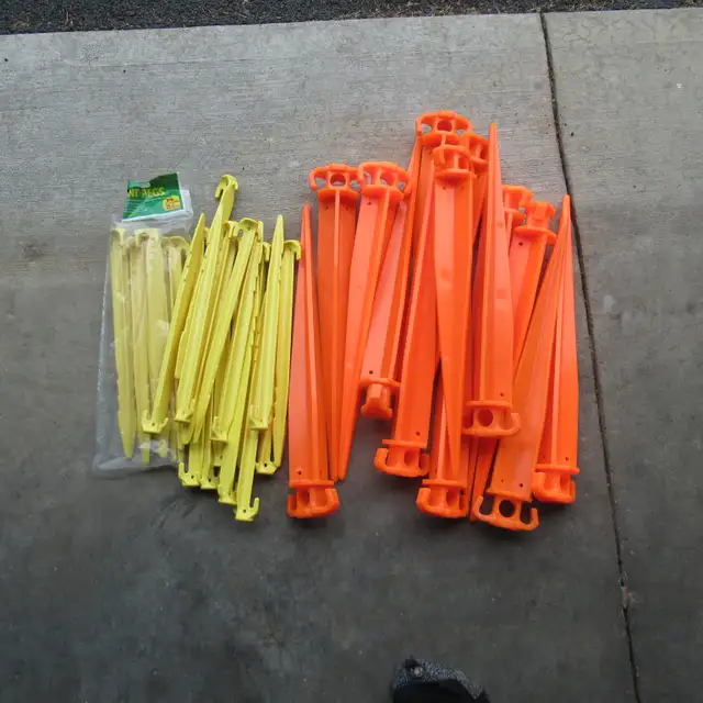 TENT/TARP PEGS