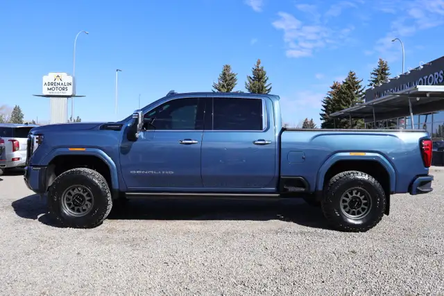 2025 GMC Sierra 3500HD LIFTED Denali Ultimate - Photo 2