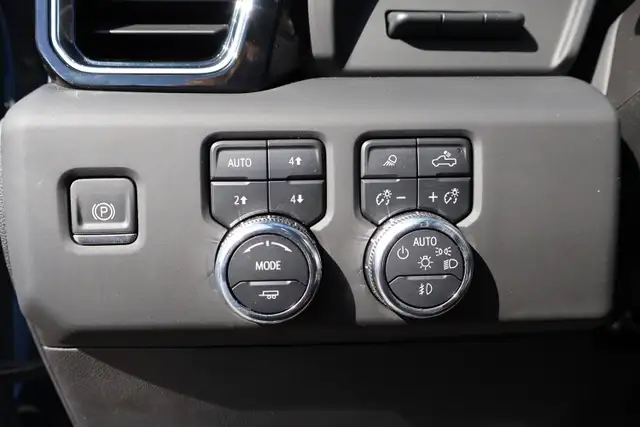 2025 GMC Sierra 3500HD LIFTED Denali Ultimate - Photo 23