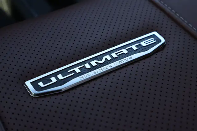 2025 GMC Sierra 3500HD LIFTED Denali Ultimate - Photo 37