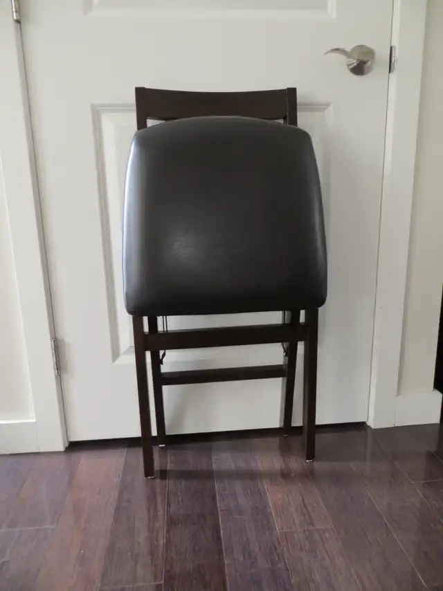 For Sale: Folding Chairs - Photo 3