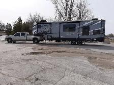 For Sale:2017 Keystone Impact 5th wheel toy hauler 36 ft.