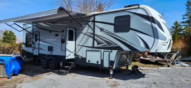 For Sale:2017 Keystone Impact 5th wheel toy hauler 36 ft. - Photo 6