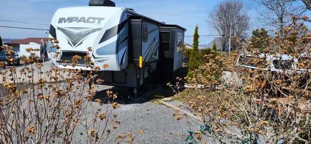 For Sale:2017 Keystone Impact 5th wheel toy hauler 36 ft. - Photo 10