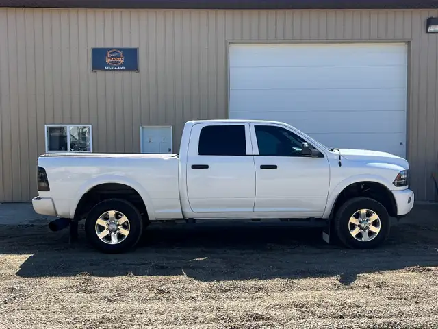2015 RAM 2500 6.7L - Photo 3