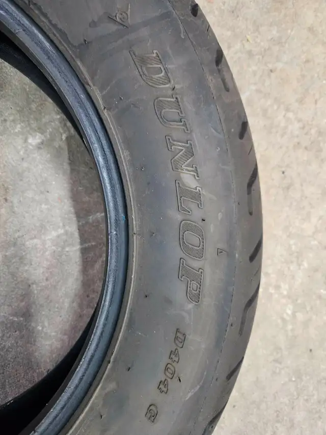 Dunlop D404 Pneu moto arrière 150/90-15 Presque neuf - Photo 2