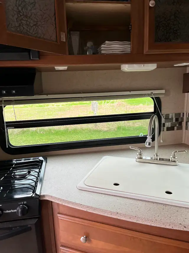 2016, 24 ft Coachman Express Trailer - Photo 8
