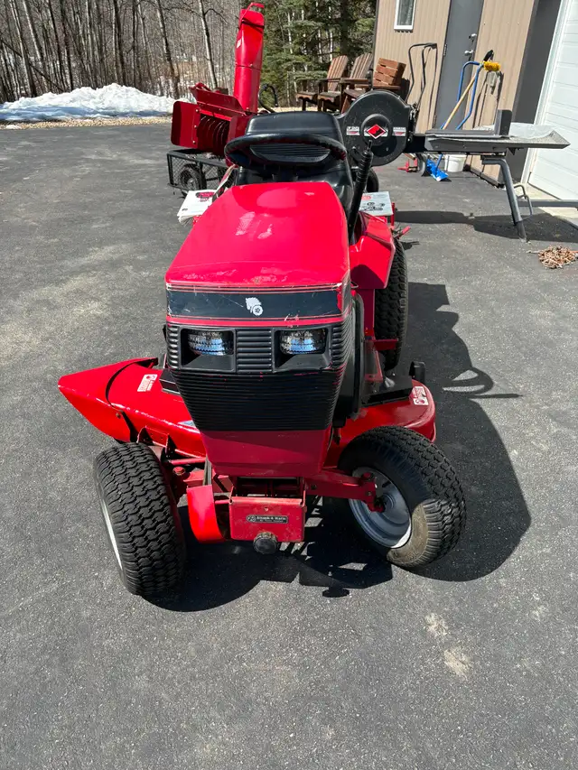 Toro Wheel Horse 416-8 Garden tractor - Photo 3