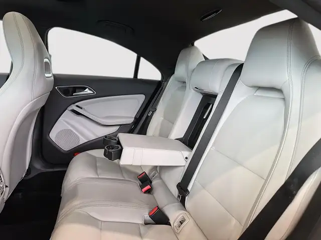 2019 Mercedes-Benz CLA250 4MATIC Coupe Outstanding value! Highly - Photo 4