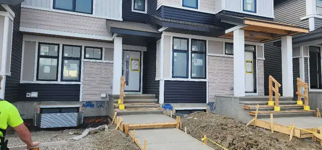 Siding Crew looking for work - Photo 2