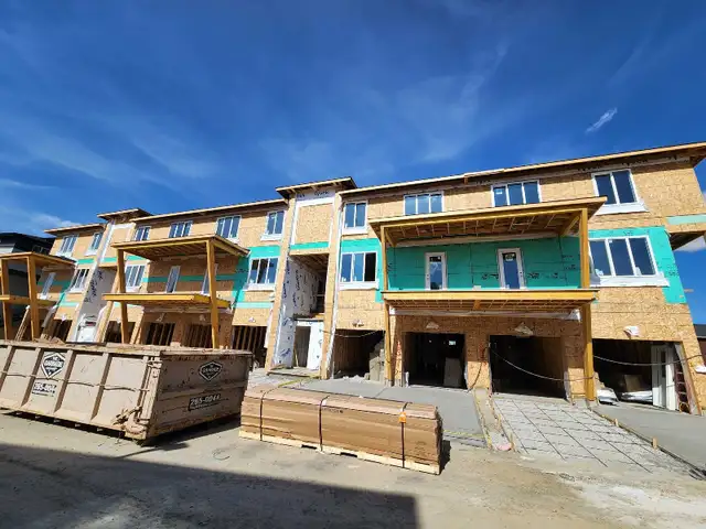 Siding Crew looking for work - Photo 5