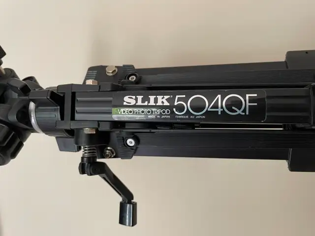 FOR SALE: Quality Camera/Video Tripod - Photo 2