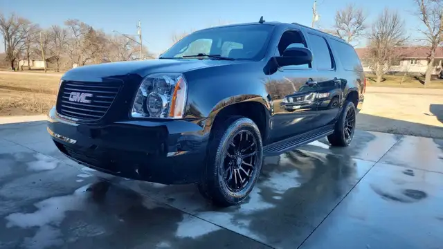 2014 Yukon XL 9 seater