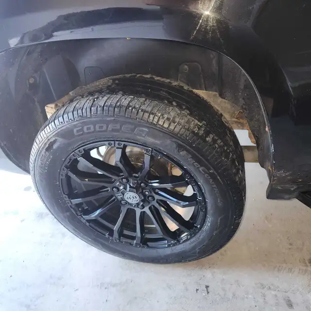 2014 Yukon XL 9 seater - Photo 4