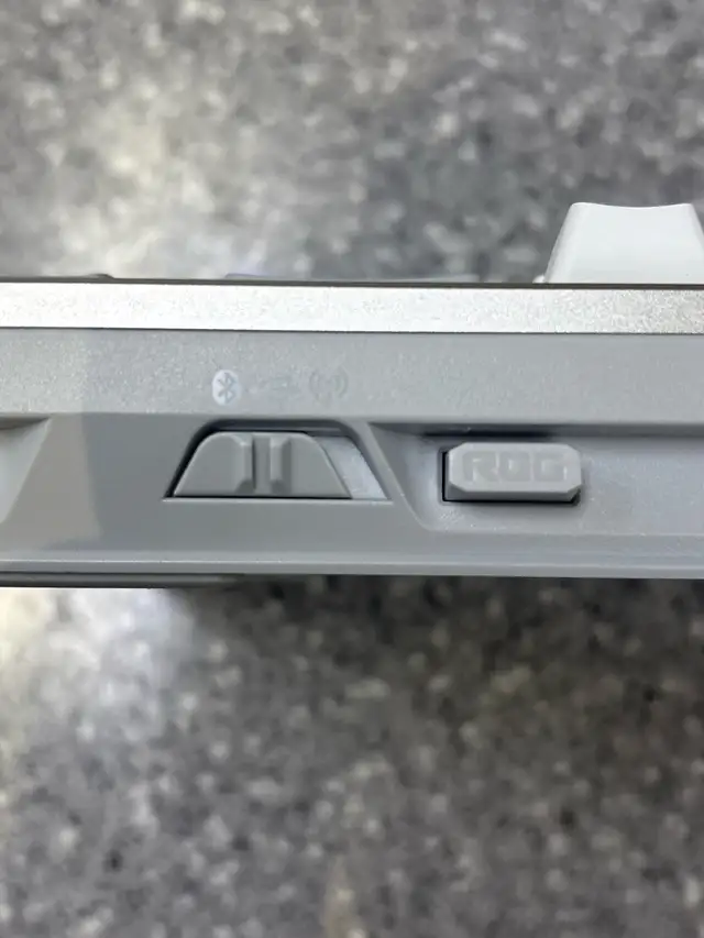 ROG Azorh Wireless Gaming Keyboard Bluetooth With Dongle - Photo 3