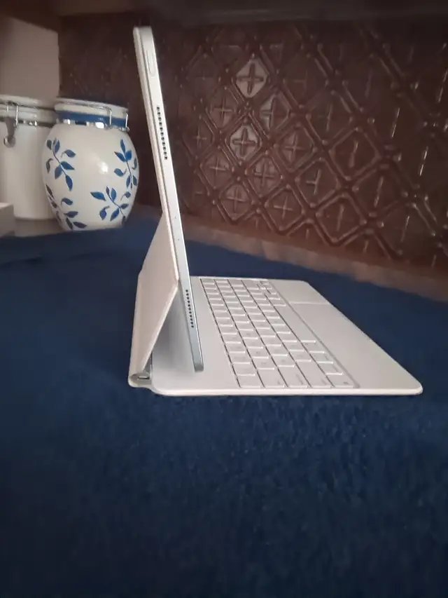 IPad 12.9 , 5th Generation , WiFi , 1Tb , Magic keyboard - Photo 2