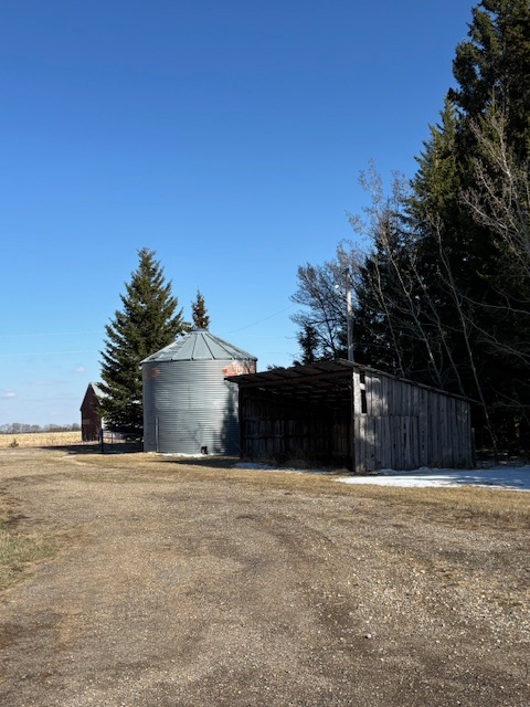 Acreage Home Rental Separate Yard with Quonset and Garage - Photo 27