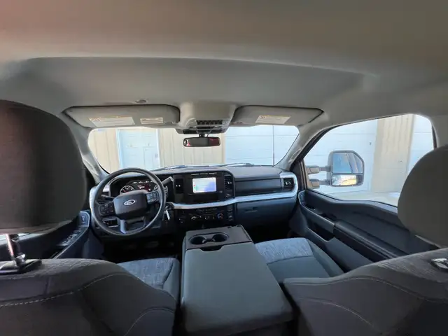 2023 Ford F-350 XLT 7.3L - Photo 7