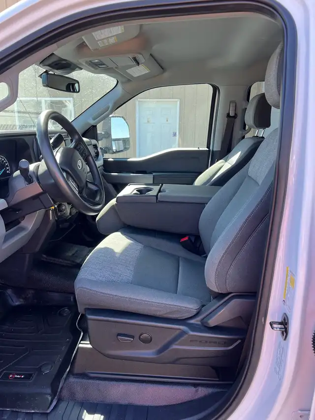 2023 Ford F-350 XLT 7.3L - Photo 8