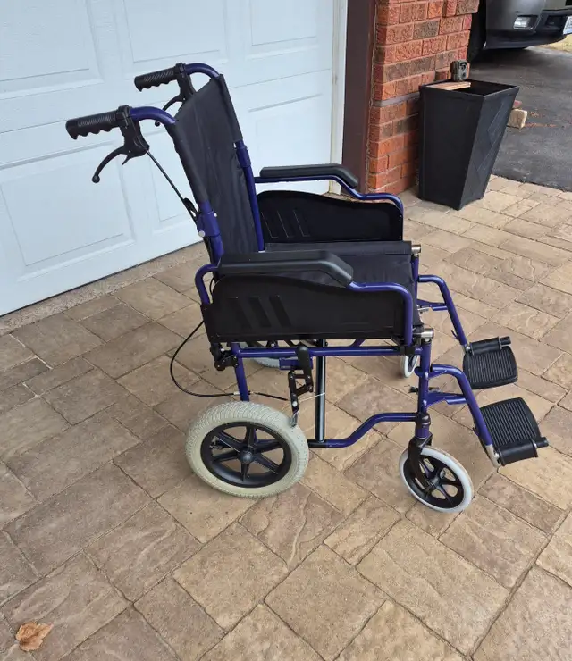 FOLDING WHEELCHAIR FOR SALE - Photo 2