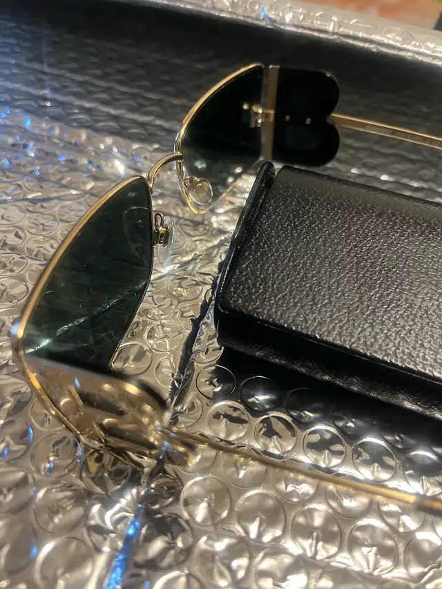 $150 DESIGNER SALES - BURBERRY, GIUSEPPE, GUCCI, VALENTINO - Photo 3